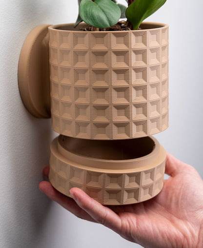Echo Wall Planter with Hidden Drip Tray
